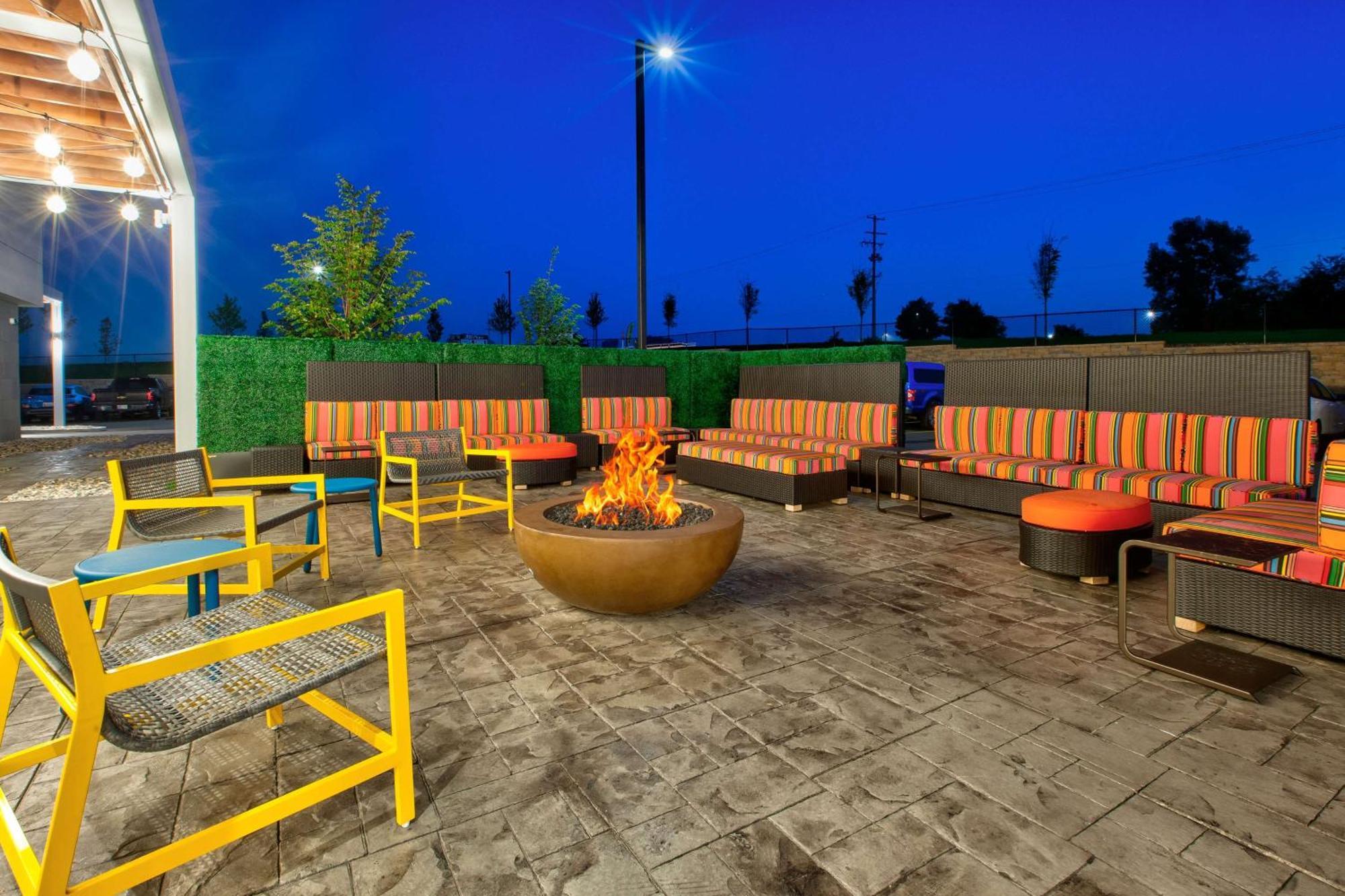 Home2 Suites By Hilton Grand Rapids South Byron Center Bagian luar foto